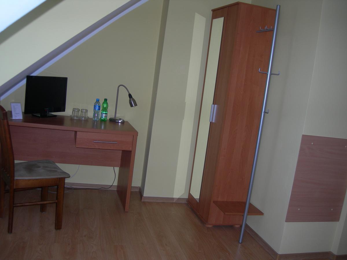 Zajazd Podjadek Osjaków Exteriör bild