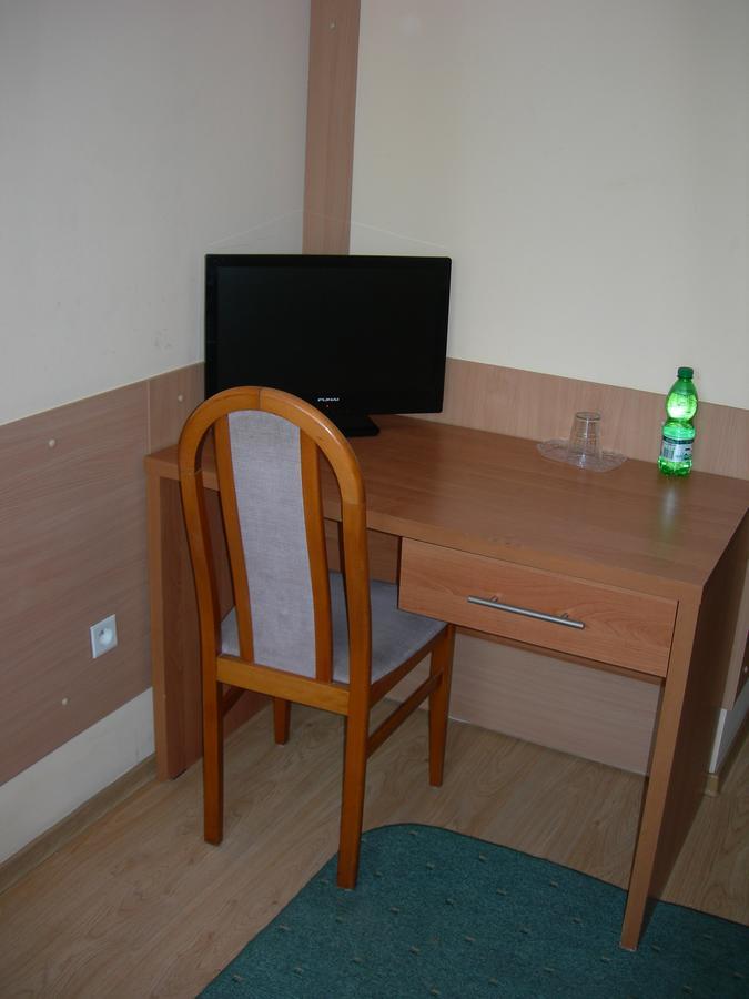 Zajazd Podjadek Osjaków Exteriör bild