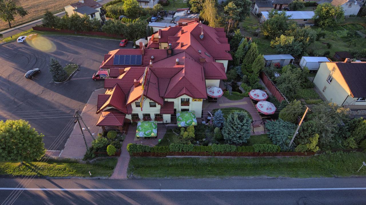 Zajazd Podjadek Osjaków Exteriör bild